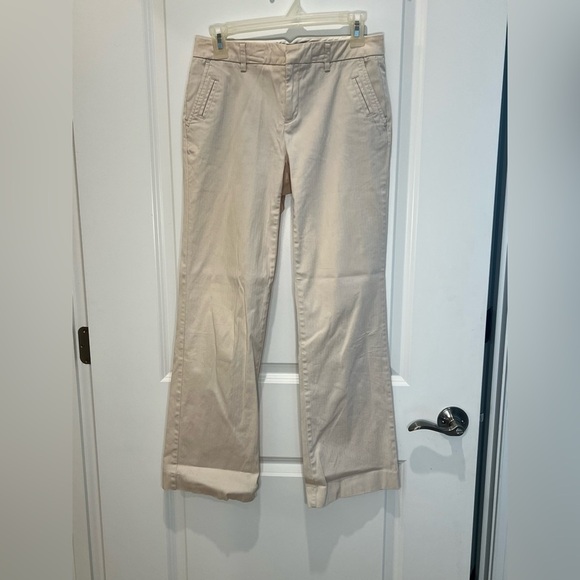 Old Navy Low Rise Cream Colored Flares Size 2 Stretch - Picture 1 of 10